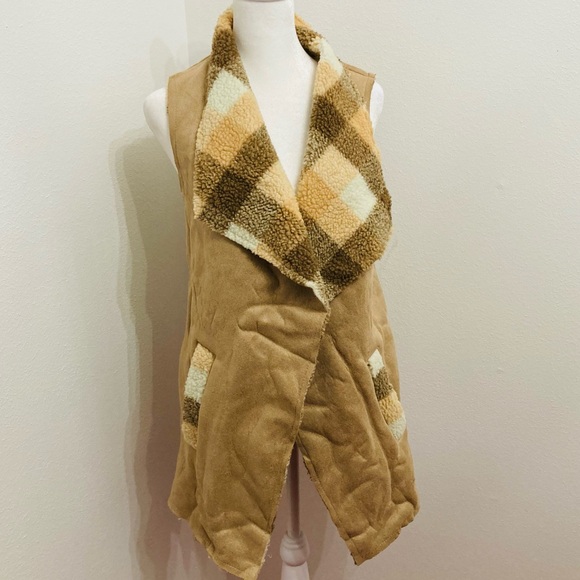NWOT Glitzy Girlz Tan & Brown Open Front Sherpa Vest Size Small - Picture 2 of 13